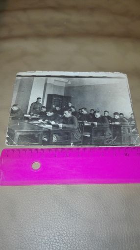 Старое военное фото учебный класс