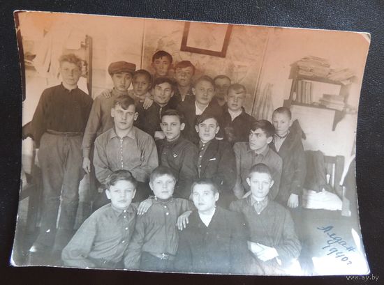 Фото "Выпускники школы", золотые прииски, г. Алдан, 1940 г., Якутия