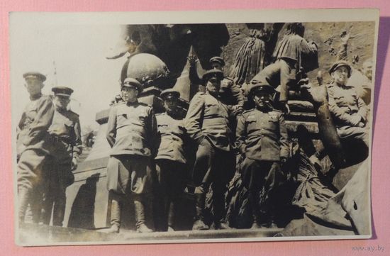 Фото "Боевой путь гвардии полковника", Германия, Рейхстаг, май 1945 г. (9*14 см)