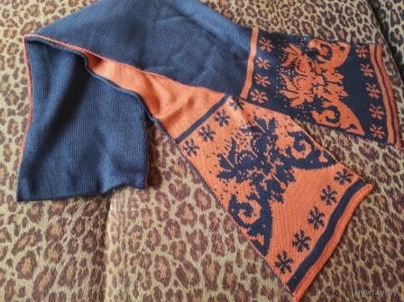 Новый шарф Унисекс синий и оранжевый цвета. Размер 170 на 16 см, теплый и приятный на ощупь.