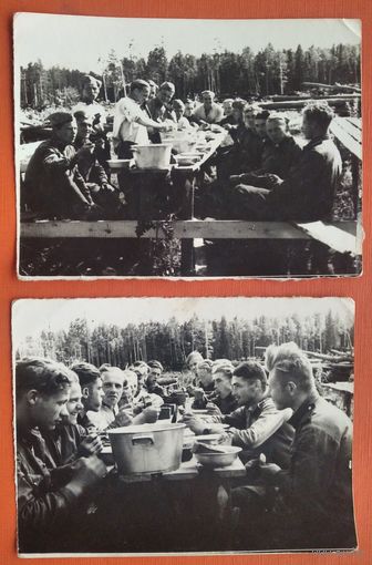 Два фото из СССР. "Война войной, а обед по расписанию". 1950-е. 9х12 см. Цена за оба.