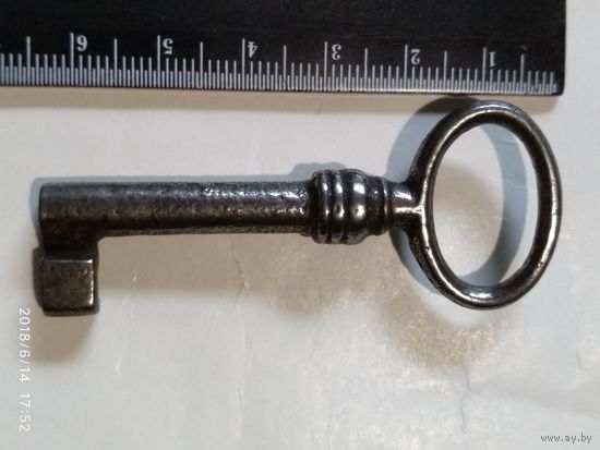 Старинный ключ.XIX век. Длина 60 мм.