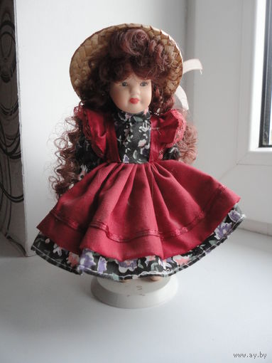 Кукла фарфоровая -( 18 см )