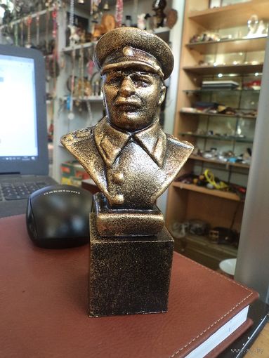 В.И. Сталин. Полистоун. 13,5 см.