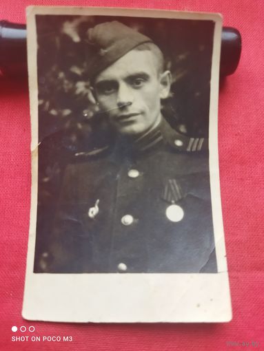 Фото военных лет, ВОВ, сержант Красной Армии,с медалью и Гвардией