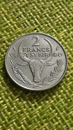Мадагаскар 2 франка 1976 г