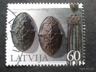 Латвия 2007 археология, бронзовые изделия 13 века Mi-1,8 евро гаш.