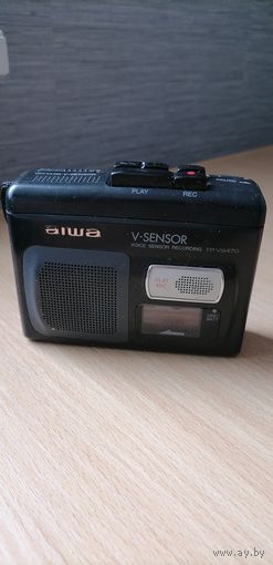 Переносной карманный магнитофон AIWA на аудиокассету