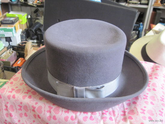 Шляпа женская фетровая на 55 размер.