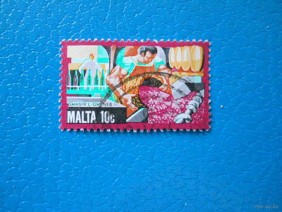 Мальта 1981 г. Мi-643. Отжим винограда.