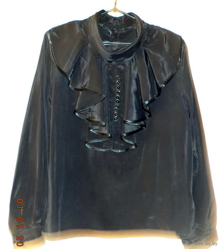Блузки белая с вышивкой и черная из 80-90х, р.46-48