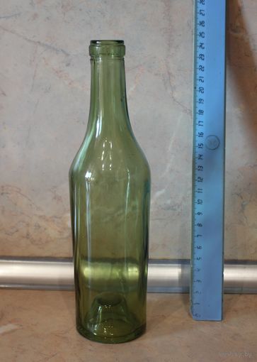 Бутылка винная времен Второй мировой войны. Объем 0,35 л.