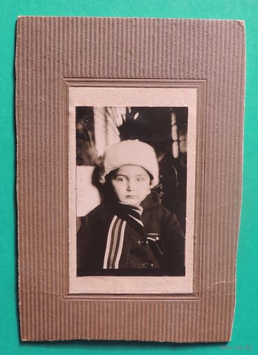 Фото "Девочка", 1920-1930- е гг., Гомель (без паспарту 10*6 см, с паспарту 16*11 см)