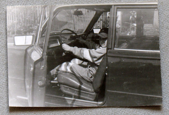 Фотография мальчик в машине конец 1970 х.