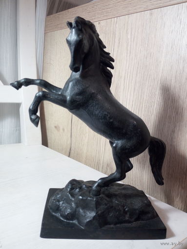 Коллекция Касли-Куса. Конь играющий. Касли 1987