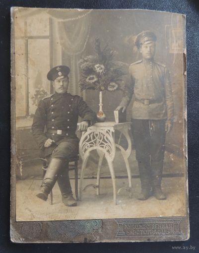 Фото царского периода "Два солдатика царя-батюшки с крестами над кокардами", Могилев, 1914 г., ПМВ