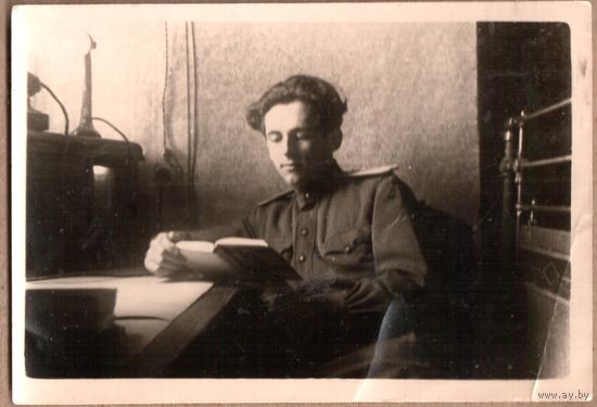Фото офицера из ГСВГ. 1948 г. 6,5х9 см