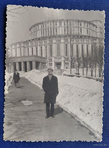 Фото. Минск. Оперный театр. 1950-е. 9х12 см.