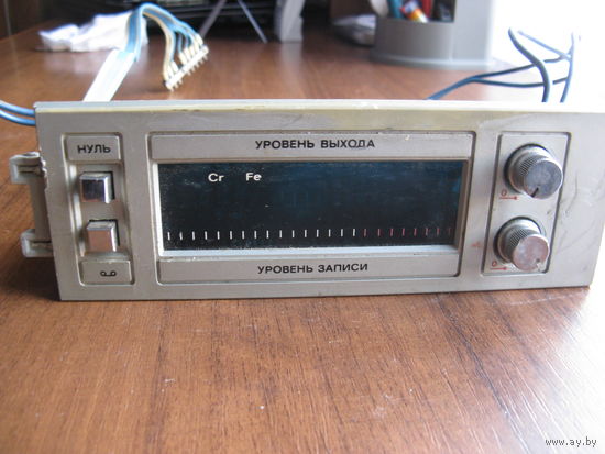 Панель с индикатором от советского магнитофона