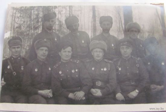 Редкое групповое фото 36 военных 1943 неправильное ношение наград