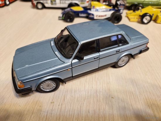 VOLVO 240GL