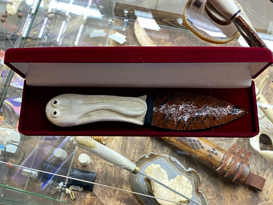 Нож обсидиановый Осьминог в подарочном футляре.