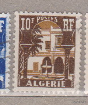 Французские колонии Французский Алжир 1954 год лот 16 Внутренний двор музея Бардо архитектура