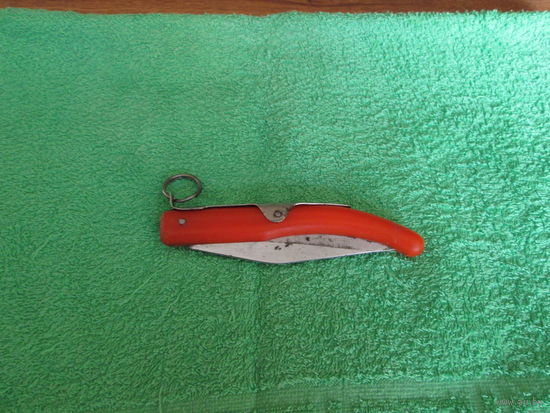 Нож ,большой, складной ссср прототип испанской навахи.Родное состояние ,лезвие оригинал