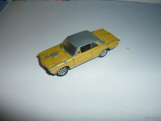 Модель машинки 65`PONTIAC GTO. WELLY. Старый Китай.масштаб 1:59-60.