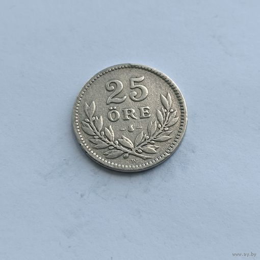 25 эре 1917 года Швеция. Серебро 600. Монета не чищена.