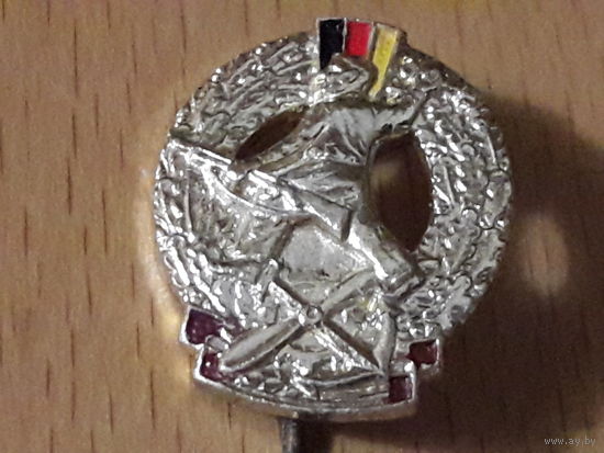 GST (ДОСААФ) ГДР редкий фрачник на иголке