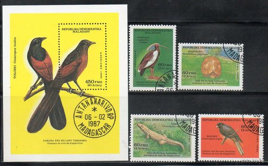 Фауна Мадагаскар 1987 год серия из 1 блока и 4 марок