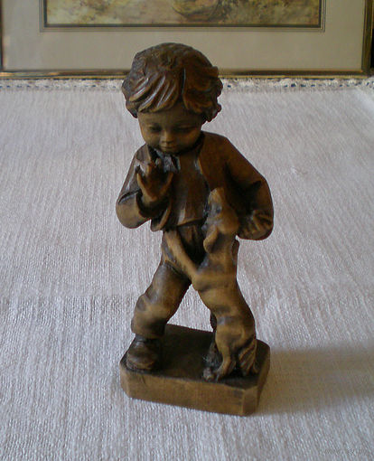 Фигурка деревянная статуэтка