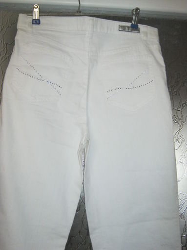 Белые джинсы новые