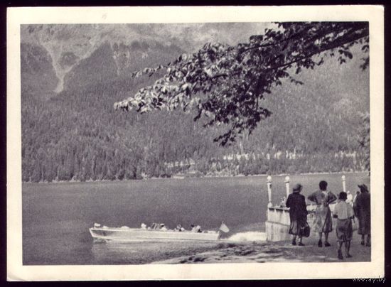 1955 год Вид на озеро Рица У причала глиссеров