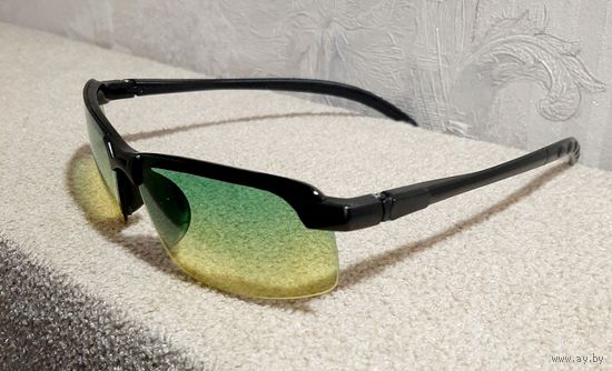 Комбинированные очки для вождения. День-ночь.Жёлто-зелёные.Отлично защищают от солнца, ветра, снега, дождя. Осветляют ночью. Антибликовые. Защита от ультрафиолета UV400 Цвет линзы: зелёный мультигради