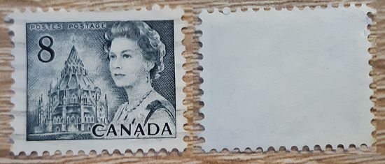 Канада 1971 Королева Елизавета II и Парламентская библиотека.