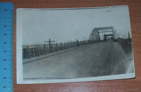 Старый Пинск. Металлический мост с деревянной мостовой через реку Пина.