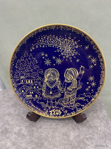 Декоративная Рождественская тарелка. TIRSCHENREUTH Детское Рождество Коллекция по годам с 1979-1988 1984 год 19.5 см