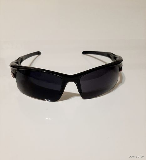 Солнцезащитные очки для отдыха- это стильный и современный аксессуар. Очки прекрасно подойдут для отдыха на море, для вождения автомобиля и для повседневного использования. Прекрасный подарок на празд