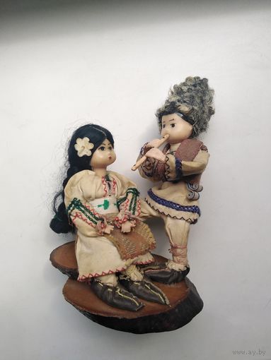 Сувенирные куклы молдавская пара в национальных костюмах