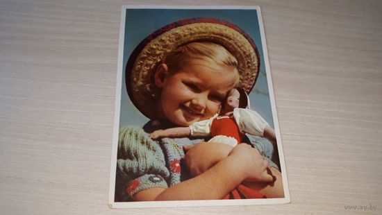 Германия девочка с куклой дети игрушки старинная открытка 1940-50-е гг