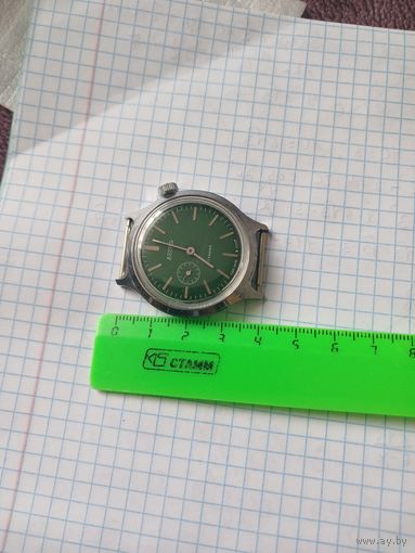 Часы "Восток" РЕДКИЕ 17 камней, зелёный циферблат, боковая секундная стрелка, СССР. На ходу. Без мц
