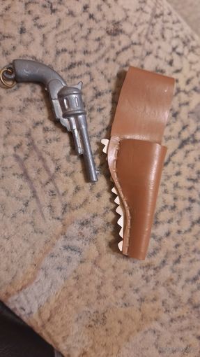Брелок- револьвер из ССССР 70-х годов