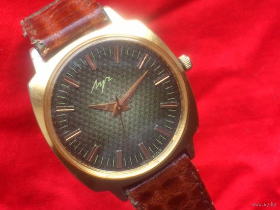 Часы ЛУЧ 2209 ПОЗОЛОТА из СССР 1980-х