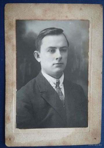 Фото мужчины. 1920-е. 6х9 см.
