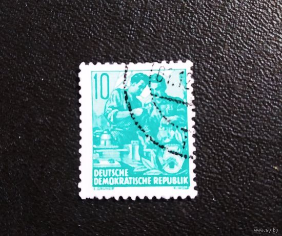 Марка ГДР 1957 год Стандартный выпуск