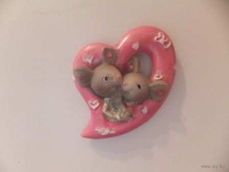 Магнитик Влюбленные мышки, высота 8 см. очень симпатичный и романтичный магнит.