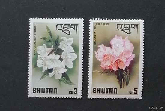 Бутан. Флора - цветы. 2 марки