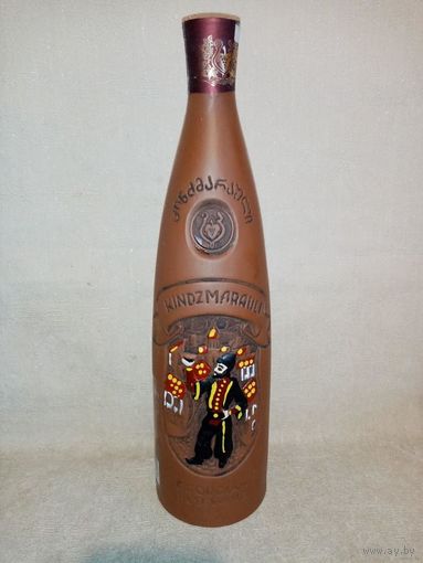 Бутылка от Киндзмараули грузинского вина. Глина